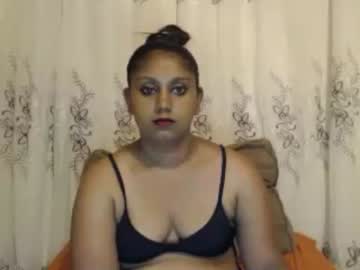 Sexy and cute indian woman pooja fucks her boyfriend