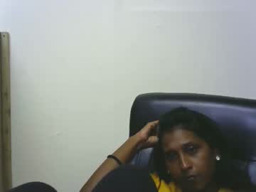 Dicking down my beautiful Sri Lankan girlfriend while she screams!