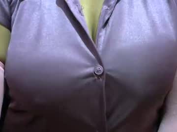 Hijab lady boobs pressed