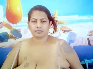 mallu bhabi show her boobs n pussy
